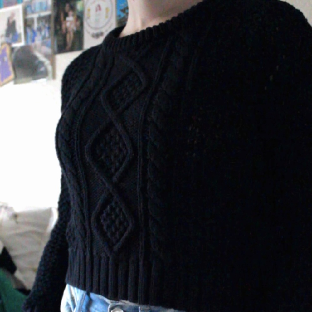 Cropped Black Urban Outfitters Sweater